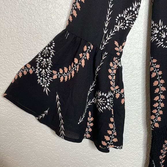Chelsea28 Black Foral Drop Waist Bel Sleeve Dress Size M - Picture 4 of 9